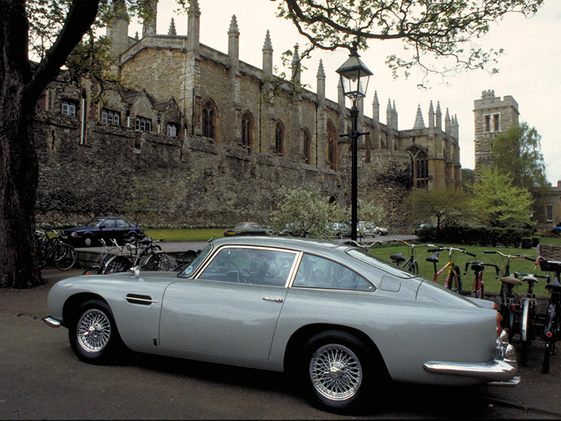 ASTON MARTIN تعيد ابتكار DB5 المتميزة في فيلم جولد فينجر من سلسلة أفلام جيمس بوند